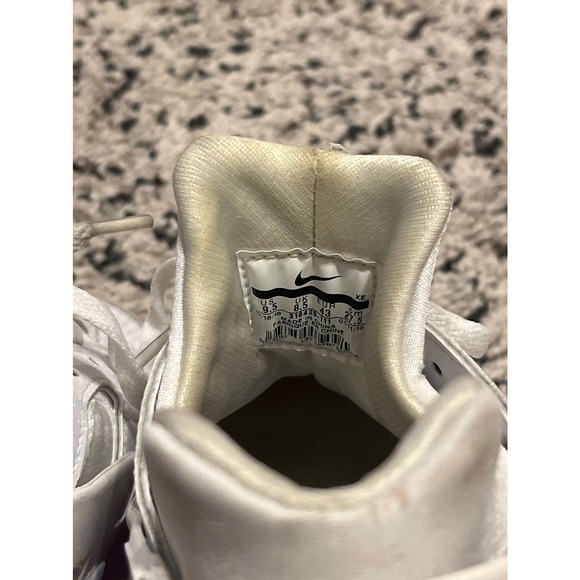 Nike Huarache Run Size 9.5 Retail $150 - Picture 3 of 6